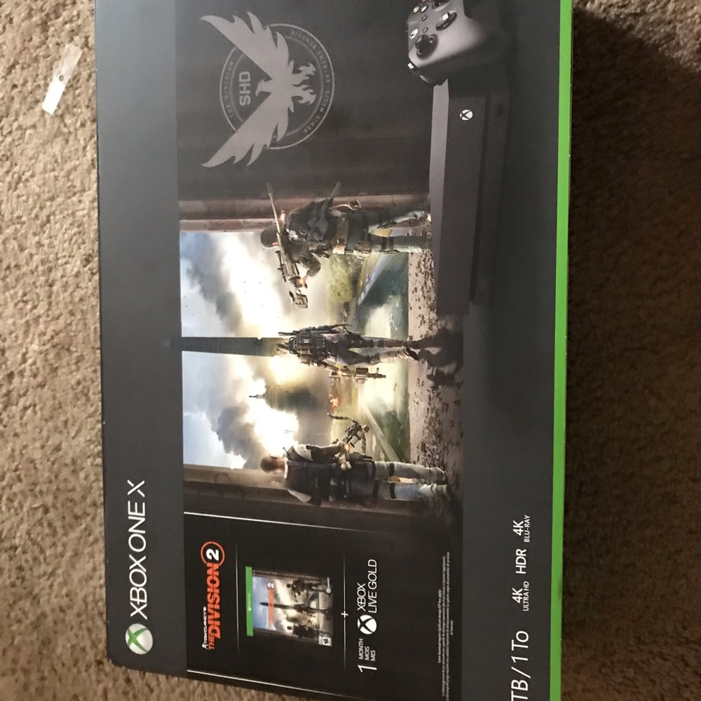 XBOX ONE X (1TB DIVISION 2 bundle)